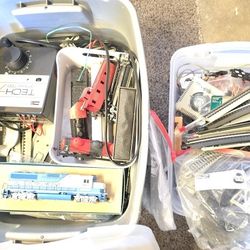 Lot of HO Scale Model Trains And Tracks