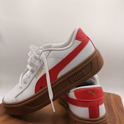  Puma Smash Platform V2 sneakers in a size 8 