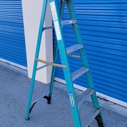 6' Fiberglass Ladder 