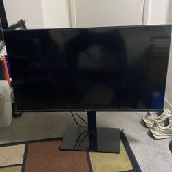$80 - 40” Hisense RokuTV w/ Stand 