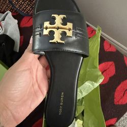 Tory Burch  Size 7.5 