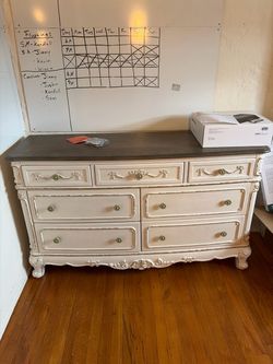 French Provincial 7-Drawer Dresser