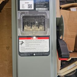 New in box 30amp 3-pole heavy duty electric safety switch