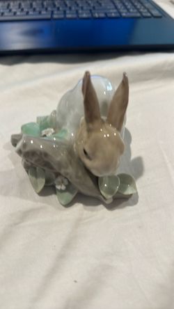 Lladro - Rabbit eating - Excellent condition - retired