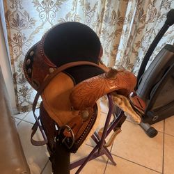 16in Western Horse Saddle