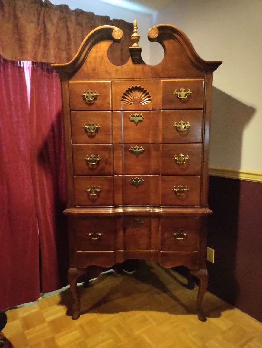 Chippendale Queen Anne's Highboy