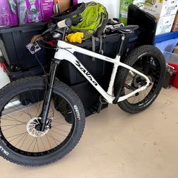 Salsa Beargrease Carbon Medium Fat Tire Mountain Bike 