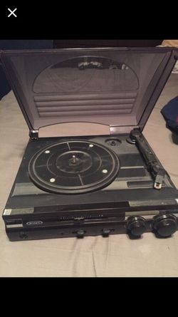 Jenson 3 speed turntable with built in speakers