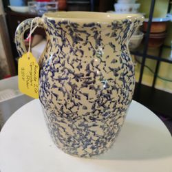 ROSEVILLE 2 QUART SPONGE WARE PITCHER 