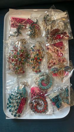 Betsy Johnson pins, Various