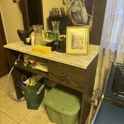 💈 Beauty Salon Closing – Everything Must Go! 💇‍♀️💺