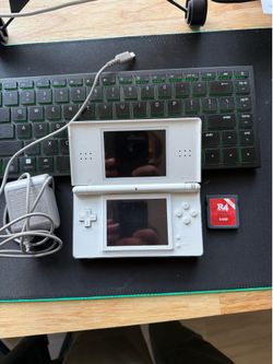 Polar White DS Lite with R4