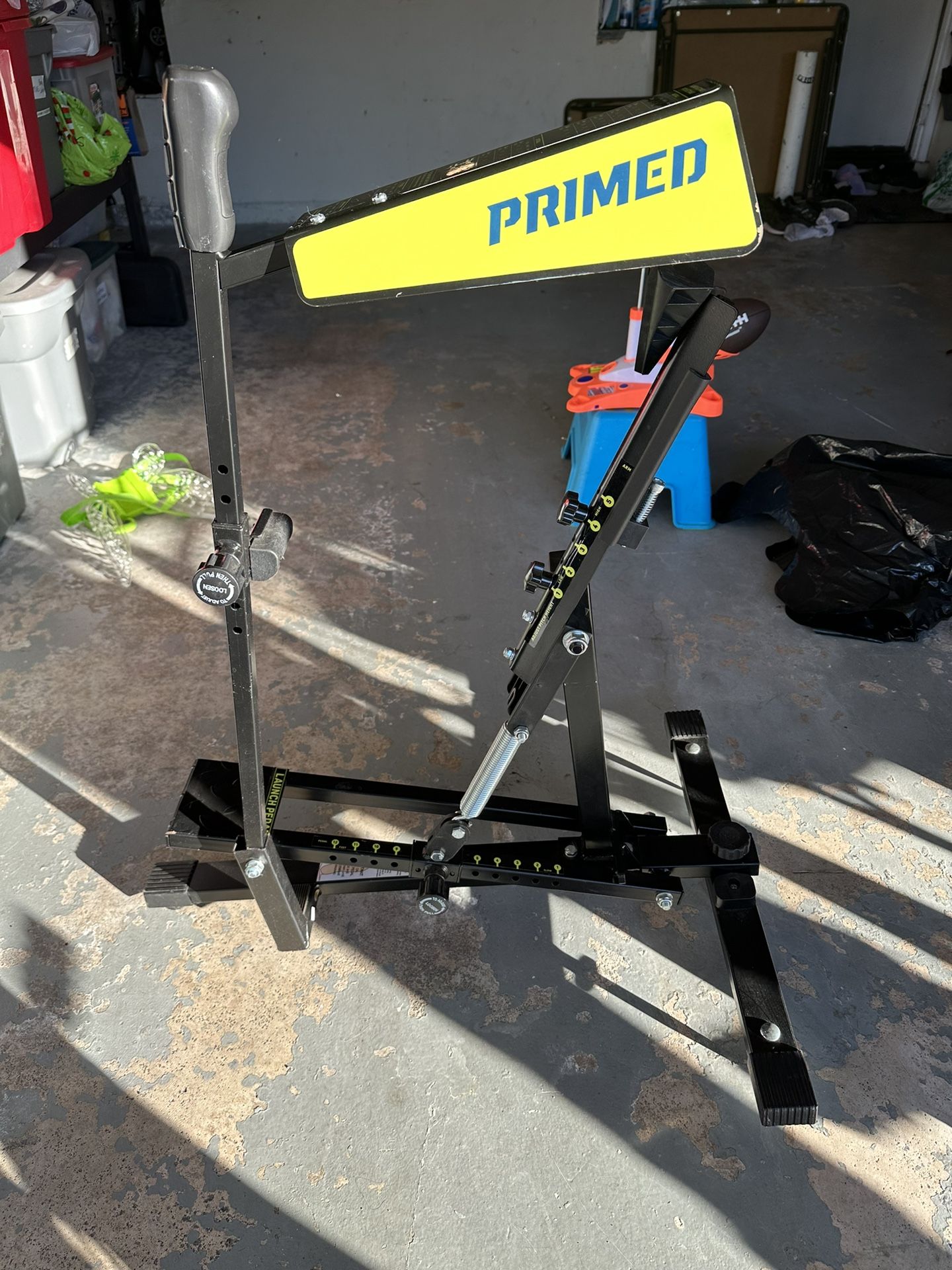 PRIMED Consistent-Hit Hitting & Fielding Trainer (Pitching Machine)