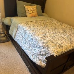 Full Size Bed With Mattress 