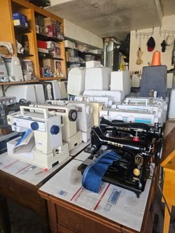 Selling Sewing Machine all working good