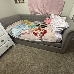 Twin Trundle Bed 