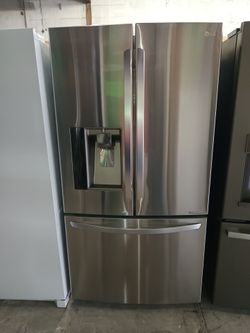 Counter depth L/G refrigerator stainless steel for sale ♦️ everything works good 👍