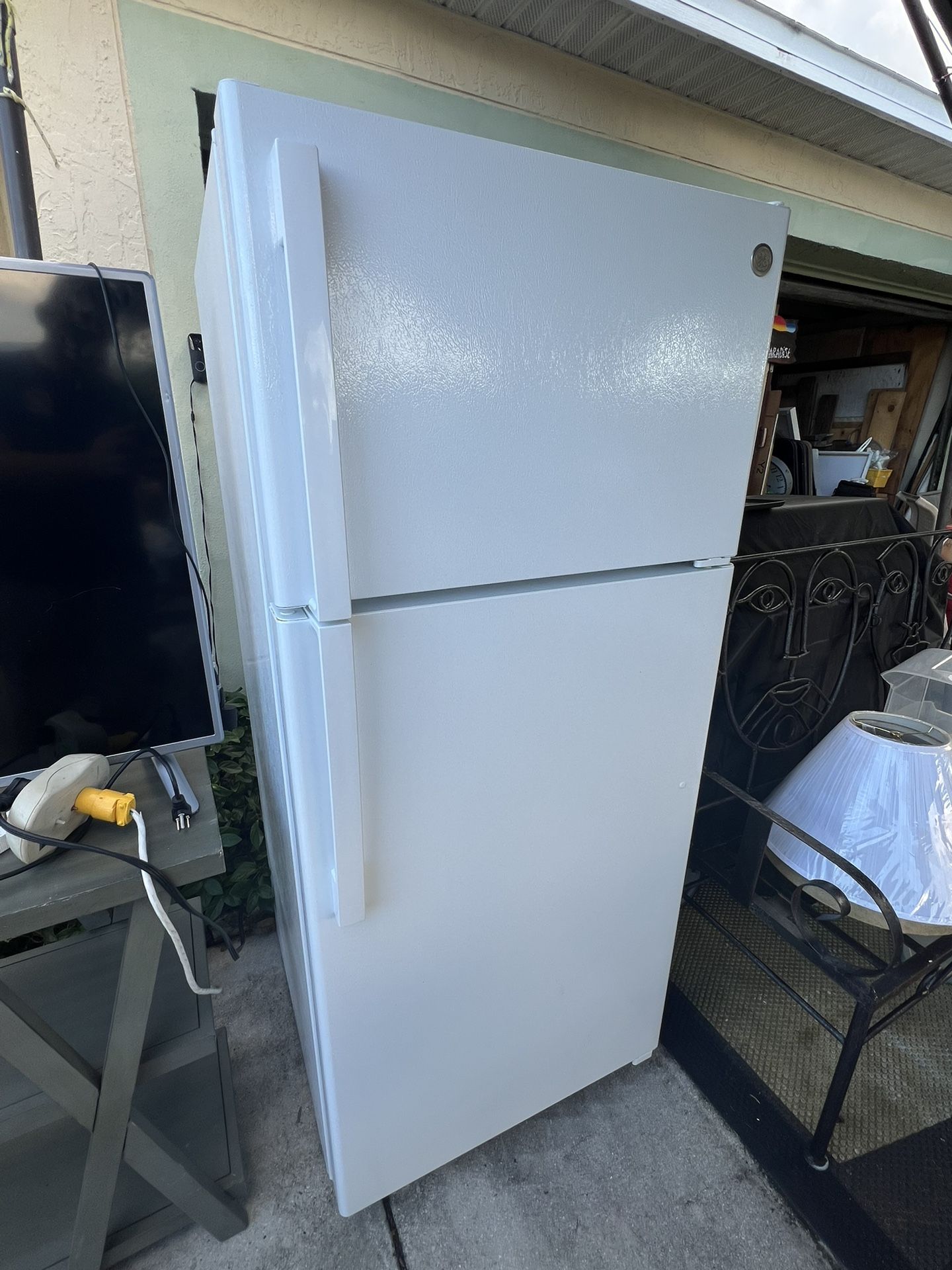 GE refrigerator new