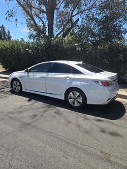 2013 Hyundai Sonata Hybrid