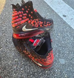 LeBron infrared EP Size 8.5