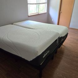 TEMPUR-Pedic ProAdapt Split King + Sealy Ease Adjustable Base