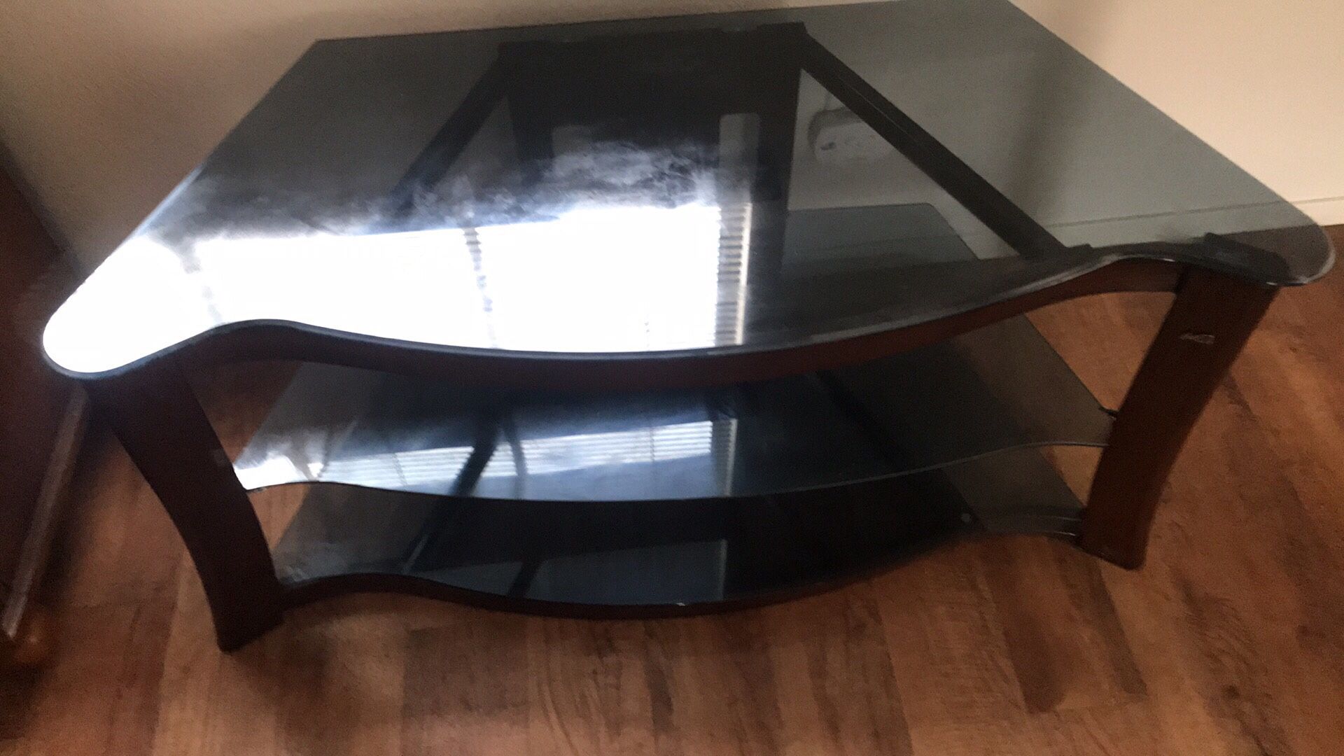 Bell’O Glass TV Stand