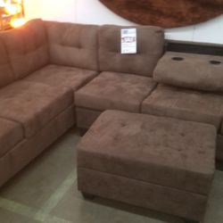 🥏SECTIONAL WITH OTTOMAN BRAND NEW 
