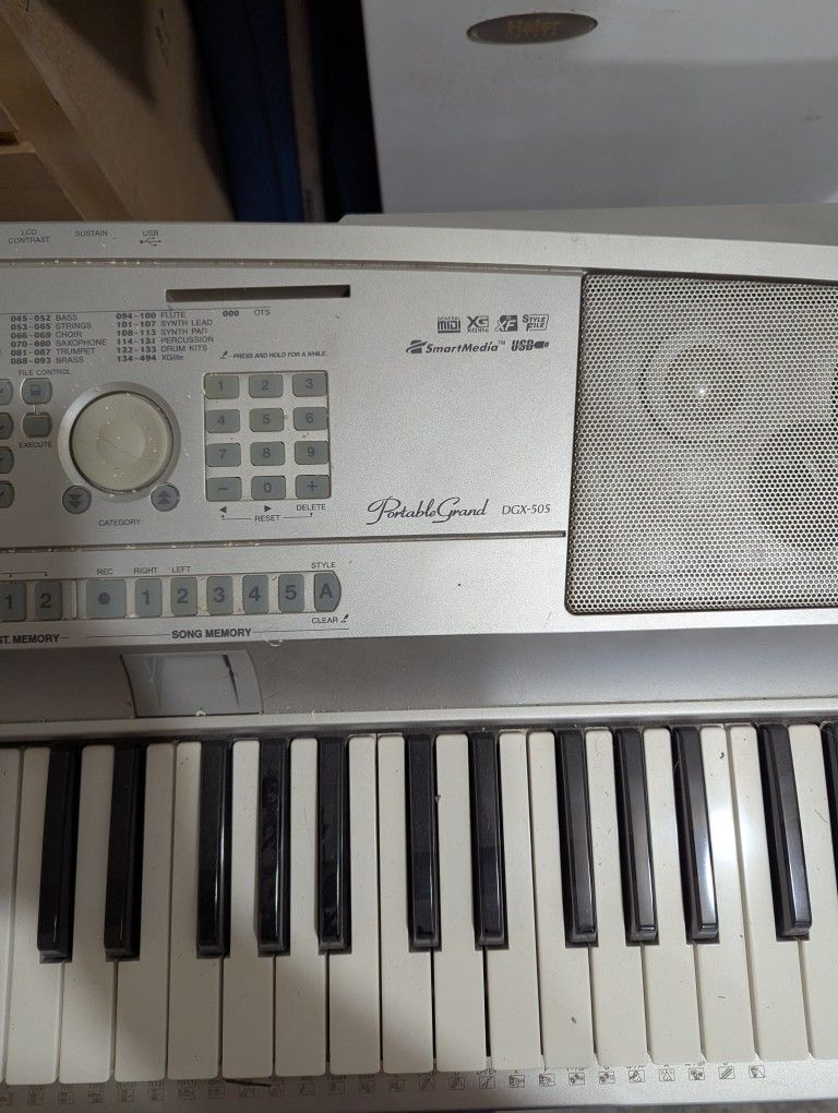 Yamaha DGX-505 Electric Piano 
