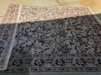 Large 9 by 12 wool rug.
