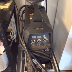 110/220 MiG Welder Razor Weld 210 