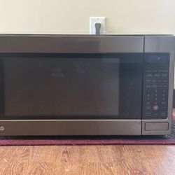 LG Microwave, Used Like Knew 