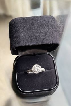 Diamond Halo Engagement Ring