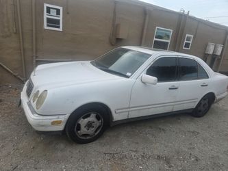 1998 Mercedes-Benz E-Class