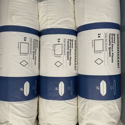 New IKEA Gronamarant Pillow (Queen Bed Size) 76cm (30”)