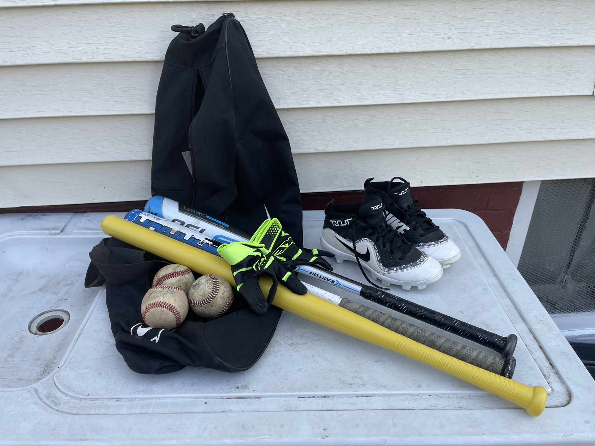 Free baseball And Softball Lot Youth