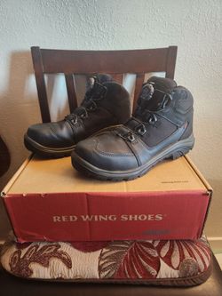 Men's Red Wing Shoe's size 9.5 EE