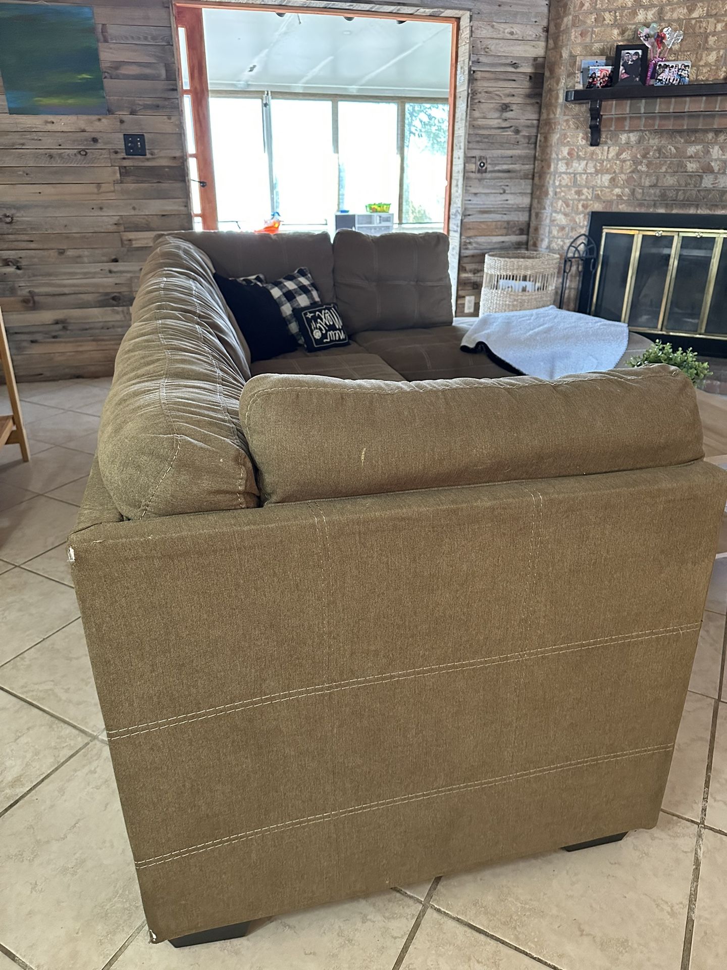 Couch for Sale in Albuquerque, NM OfferUp