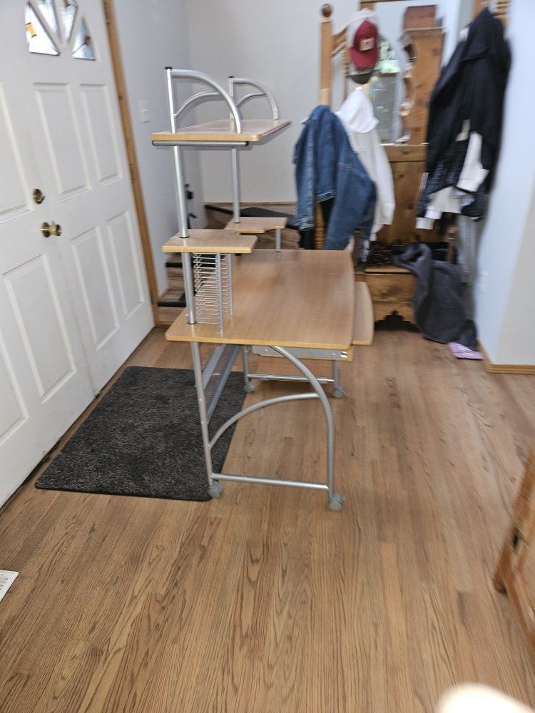 Small Computer Station