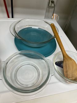 Free Glass Mixing Bowls & plastic plates
