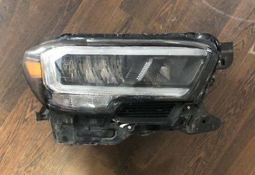 USED REF#1536 || 2020-2022 TOYOTA TACOMA || RIGHT HAND/PASSENGER SIDE HEADLIGHT