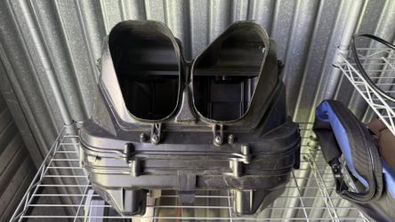 2007-2012 HONDA CBR600RR Airbox OEM