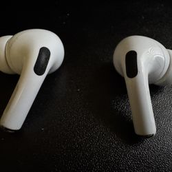 AirPods Pro Generation 1 For 70$