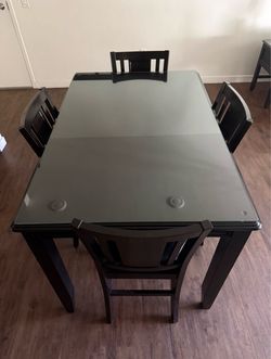 Table 4 chairs