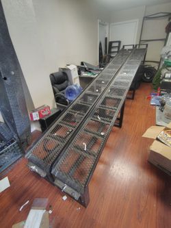 Car ramps for dealership display