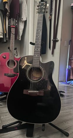 Yamaha 6 string guitar