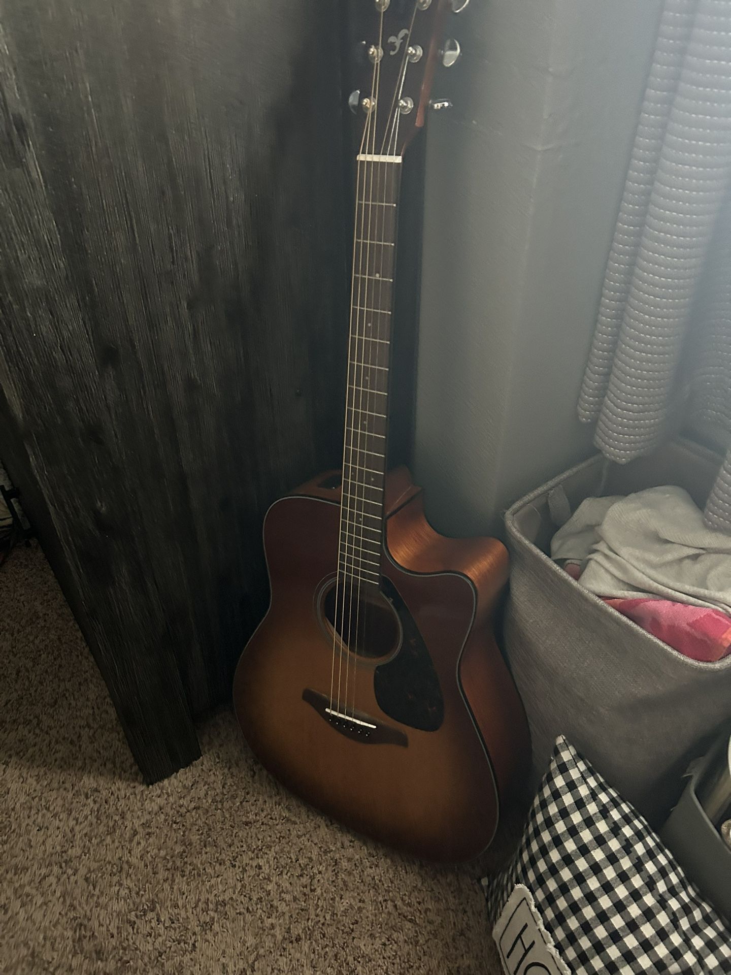 Yamaha 6 string Acoustic guitar 