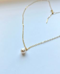 Classic Elegant 14K gold Filled Raindrop Pearl Pendant Necklace