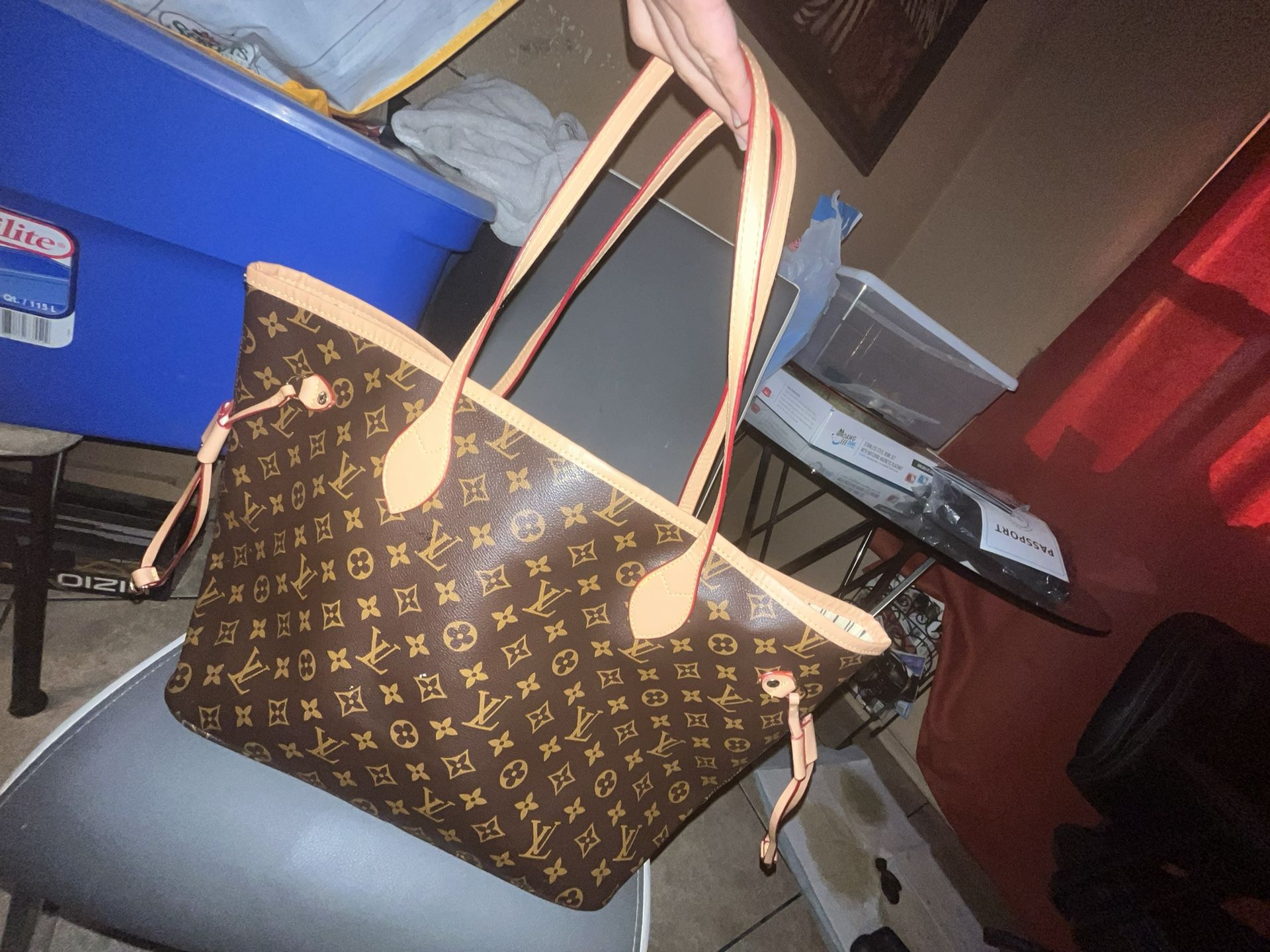 Large Louis Vuitton Purse