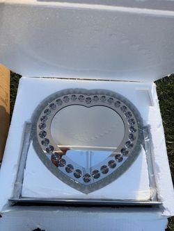 Heart vanity