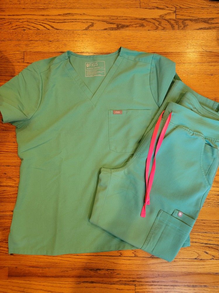 Medium Petite FIGS SCRUB Set